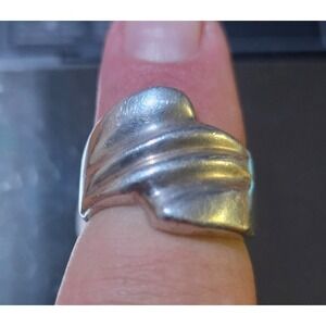 Beautiful Vintage Handmade Wave Sculpted 925 Ring